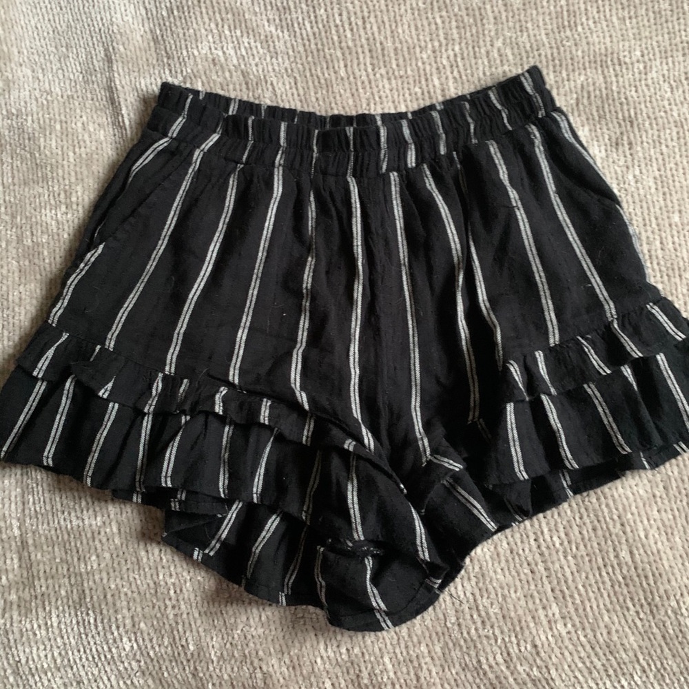 🦋billabong ruffled shorts🦋